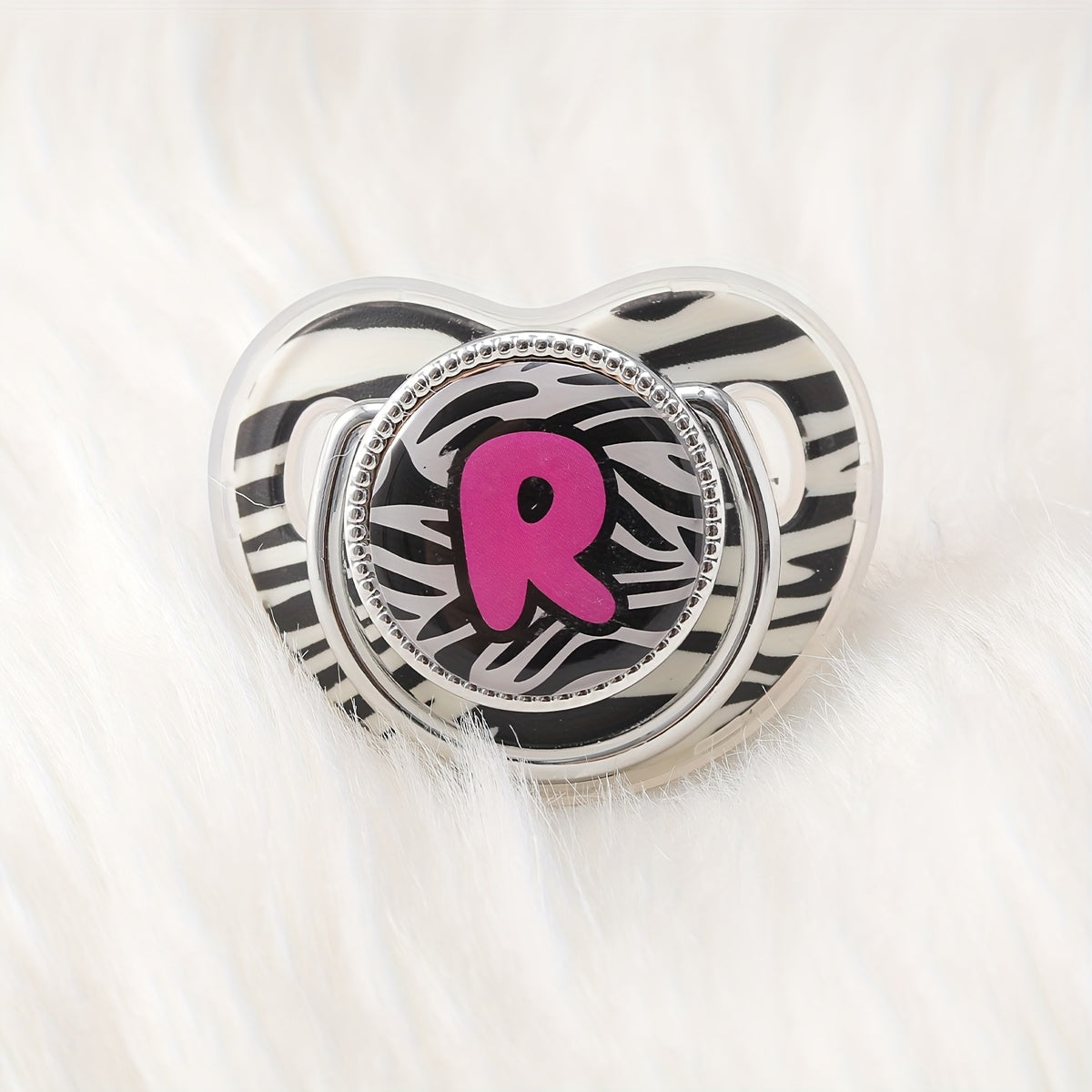 1pc Zebra Print Letter Design Pacifier With Dust Cover, Free Of Phthalates, Easy To Use, Soft And Comfortable, Safe Product, Suitable For Boys And Girls, With Multiple Choices, The Perfect Gift For Children