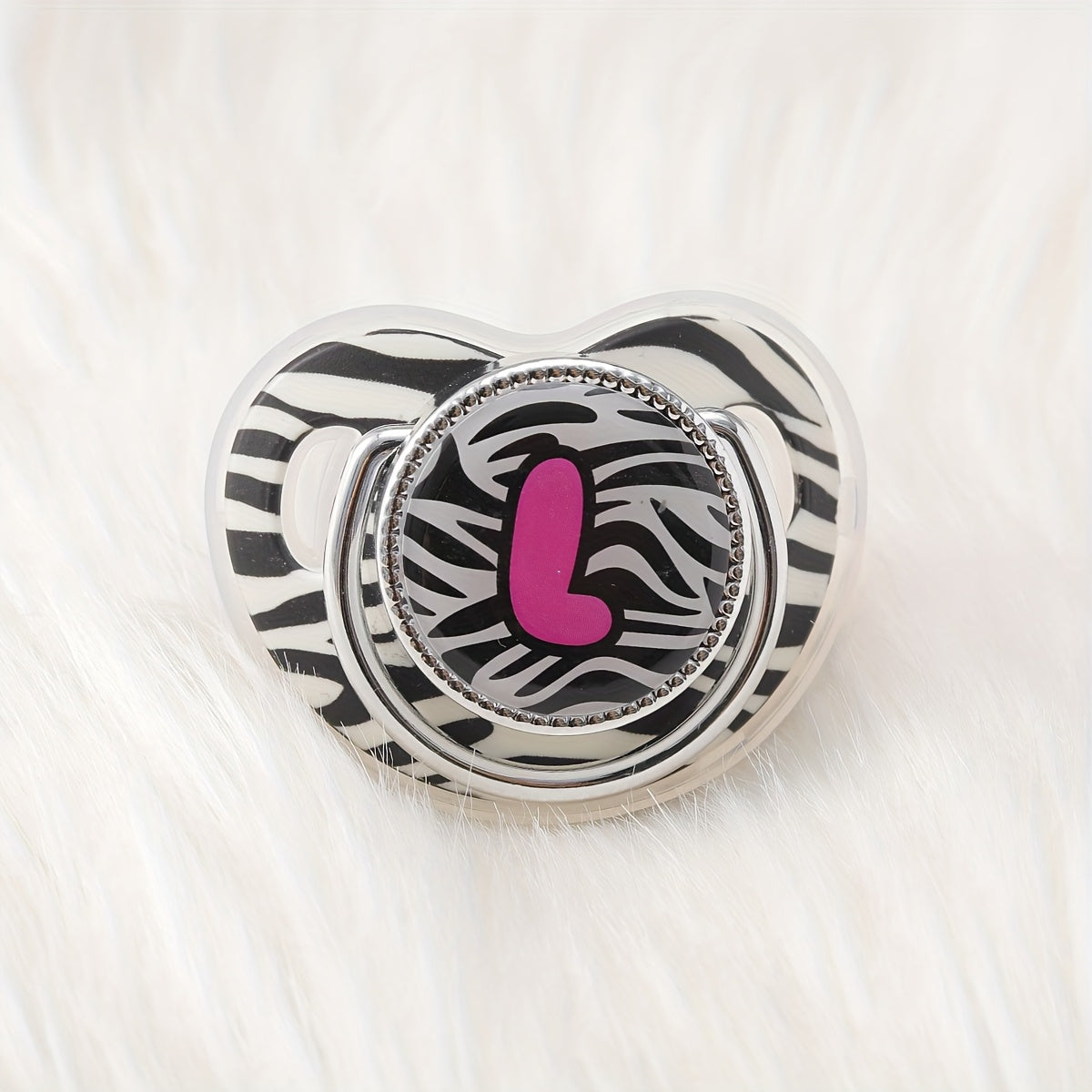 1pc Zebra Print Letter Design Pacifier With Dust Cover, Free Of Phthalates, Easy To Use, Soft And Comfortable, Safe Product, Suitable For Boys And Girls, With Multiple Choices, The Perfect Gift For Children