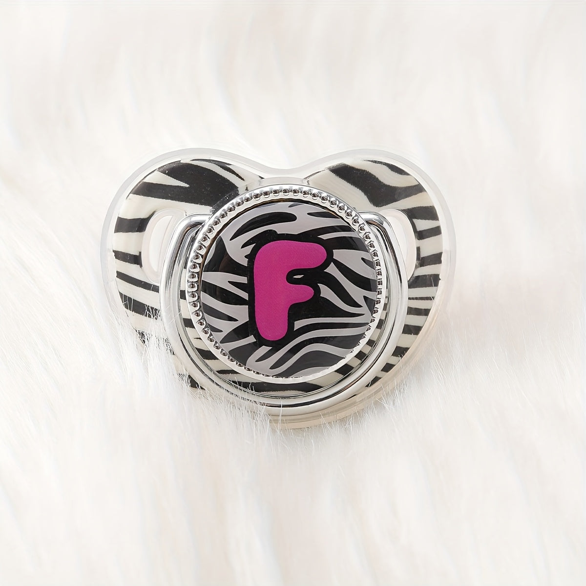 1pc Zebra Print Letter Design Pacifier With Dust Cover, Free Of Phthalates, Easy To Use, Soft And Comfortable, Safe Product, Suitable For Boys And Girls, With Multiple Choices, The Perfect Gift For Children